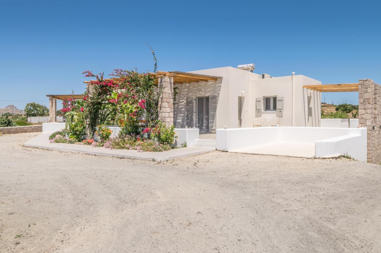 Milis Houses Adamantas Exterior photo